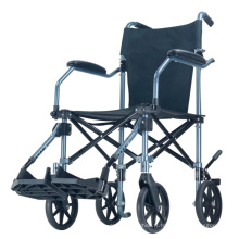 Fauteuil roulant de transport léger portable Topmedi avec valise à roulettes